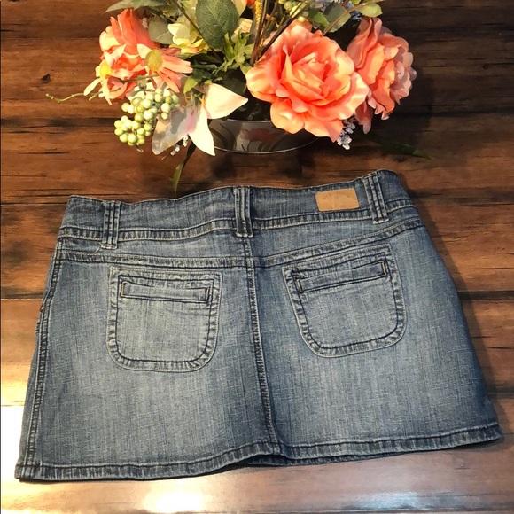 Hydraulic denim mini skirt size 11/12 - Picture 3 of 6